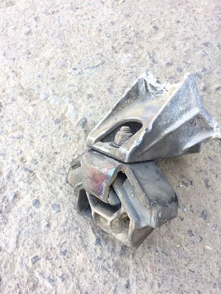 Передняя левая опора кпп Renault 25  1991 2.2 Бензин Одесса