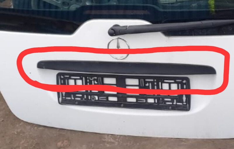Накладка крышки багажника Mercedes-Benz A-Class W169  2007 хэтчбек 40.0 Дизель 