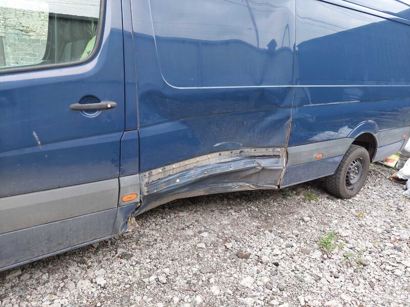 Молдинг боковины левый Mercedes Sprinter 2011 г.  Киев