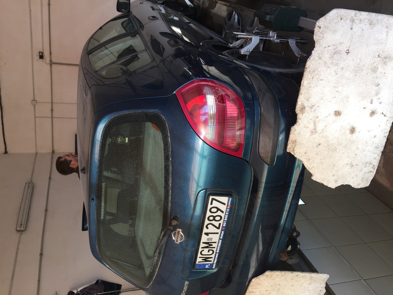 Правый задний фонарь Nissan Almera N16  2001 хэтчбек 2.2 Дизель Винница