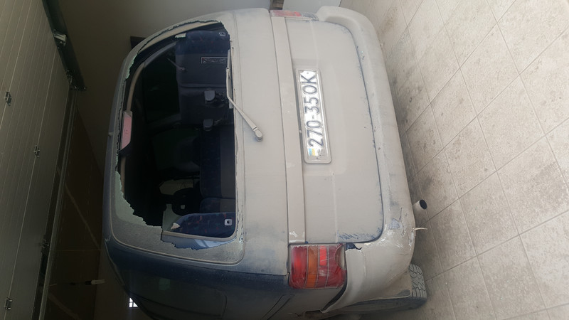 Бампер задний, задния дверь Nissan Serena  2000 1.6 Бензин 