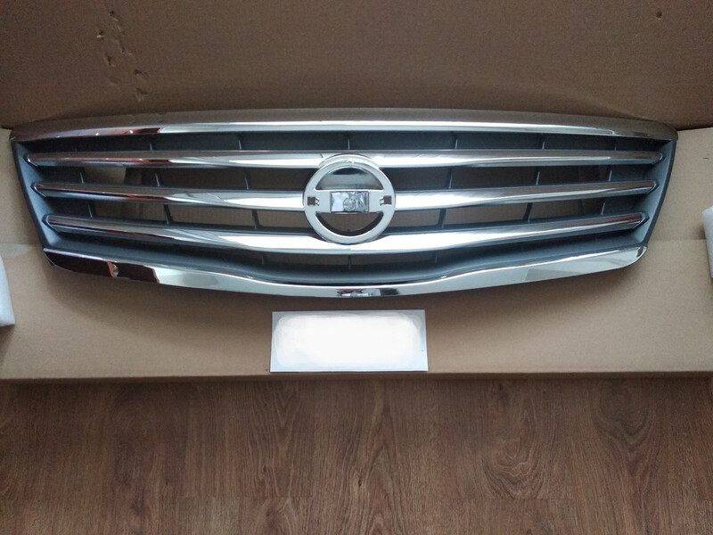 Решітка радіатора FP5020990   Nissan Teana