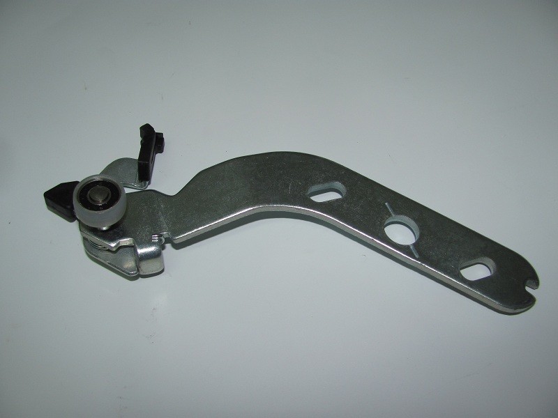 Ролик боковой правой сдвижной двери нижний с рычагом Fiat Ducato  2008 2.0 Дизель 