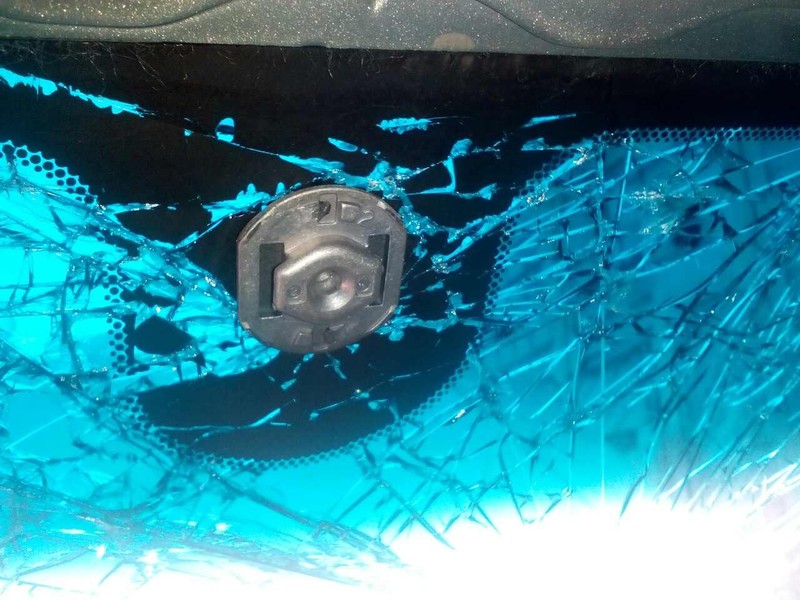 Стекло лобовое Nissan Almera N17  2007 1.6 Бензин Днепропетровск