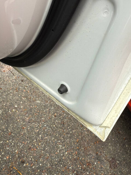 Резиновий стопер на дверку Kia Sportage 4  2016 2.0 Бензин Киев