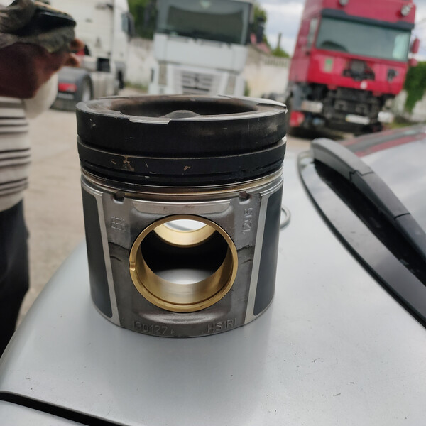 Поршень даф 105 DAF XF  2012 11.5 Дизель Березанка