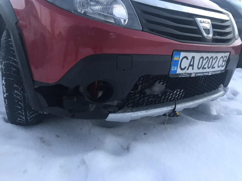 Губа переднего бампера Renault Sandero хэтчбек 2012 г.  1.6 л бензин Черкассы