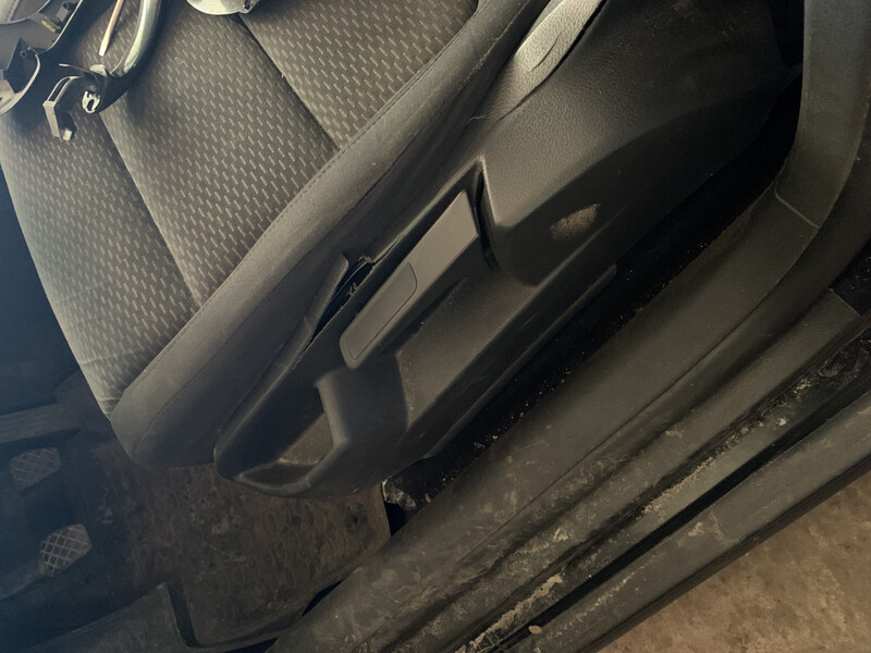 Боковушка водительской сідушкі Volkswagen Golf Plus  2010 1.6 Дизель Прилуки