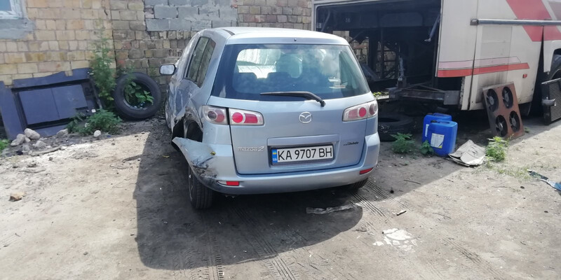 Бампер задний Mazda 2 универсал 2006 г.  1.4 л дизель Киев