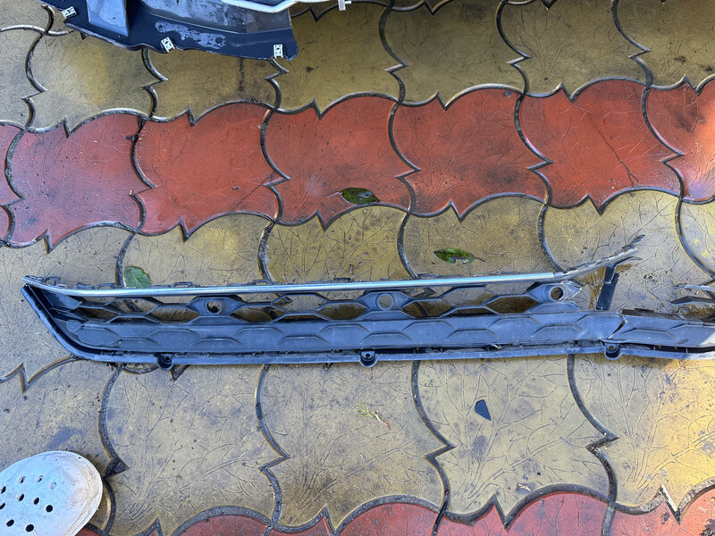 Решетка бампера Volkswagen Tiguan  2018 2.0 Дизель Одесса