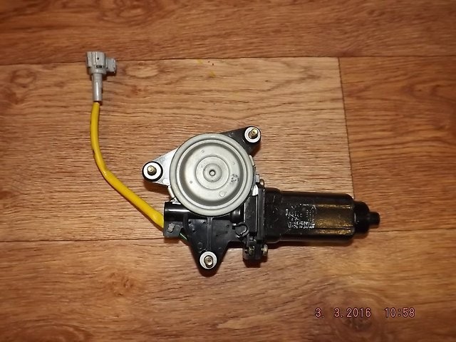 Мотор стеклоподъемника передний левый Toyota Carina E  1994 1.6 Бензин Маньковка