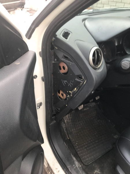 Накладка на торпеду левая боковая Nissan Qashqai J10  2012 1.6 Бензин Днепр