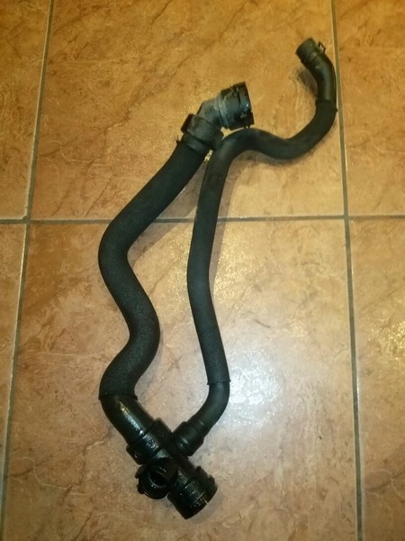 Патрубок радіатора 8E0121040   Audi A4