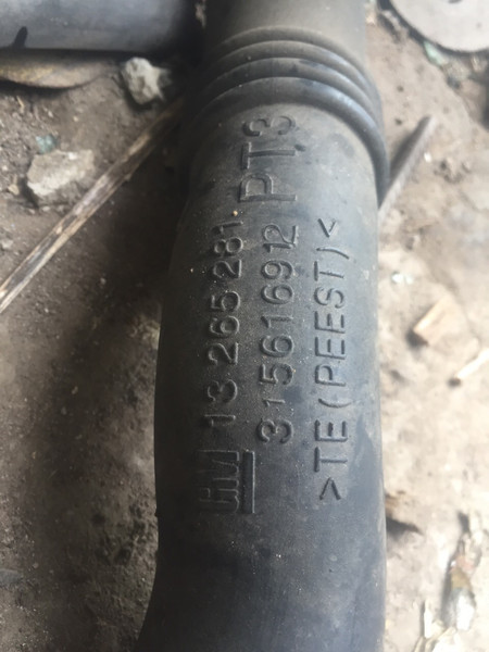 Патрубок турбины Opel Astra универсал 2014 г.  1.7 л дизель Ровно