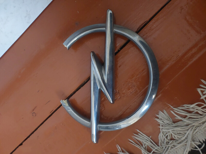 Эмблема решетки радиатора Opel Movano  2020 Дубно