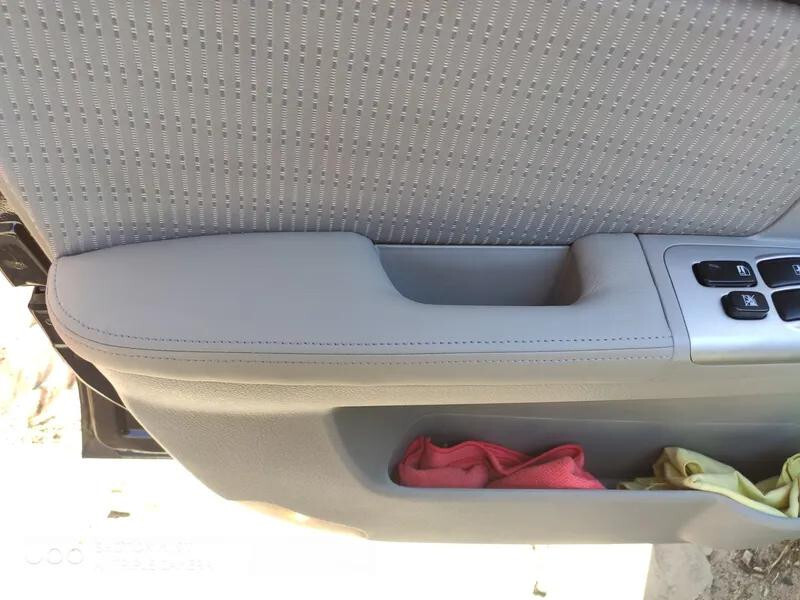 Ручка подлокотника передней двери внутренняя, левая Kia Cerato 2  2009 1.6 Дизель Киев