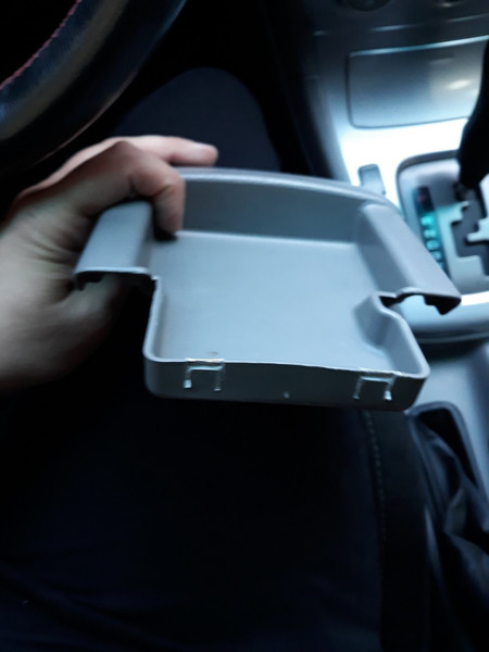 Кришка підлокітника Subaru Forester SG  2007 універсал 2.0 Бензин 