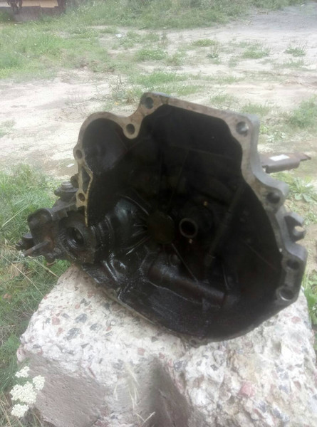 Кпп тросиковая Nissan Bluebird  1986 2.0 Бензин 