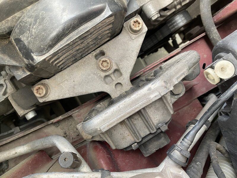 Подушка двигуна Citroen C3  2002 універсал 1.4 Дизель 