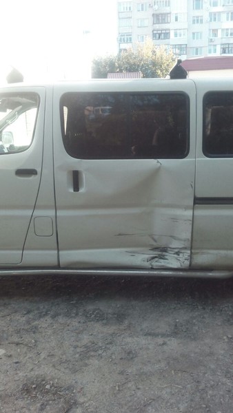 Левая сдвижная дверь Toyota Hiace  2006 2.5 Дизель Киев
