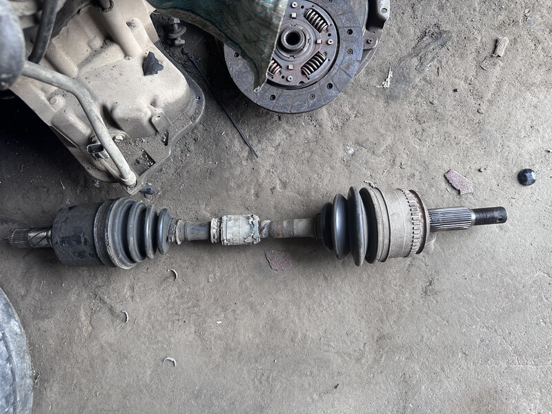 Полуось Nissan Quest универсал 1994 г.  3.0 л бензин Одесса