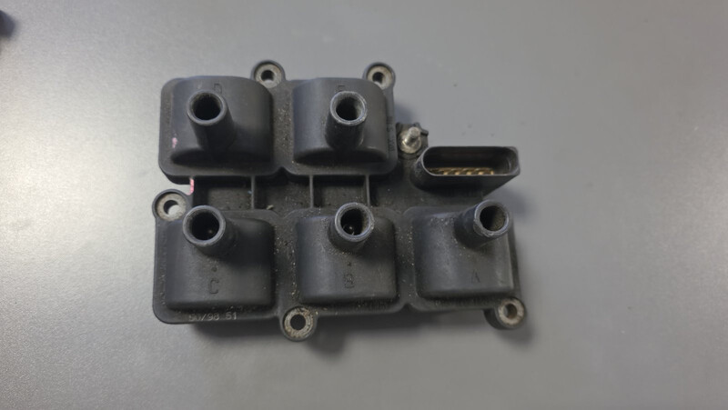 Модуль зажигания 071905106   Seat Toledo, Volkswagen Bora, Volkswagen Golf, Volkswagen Passat