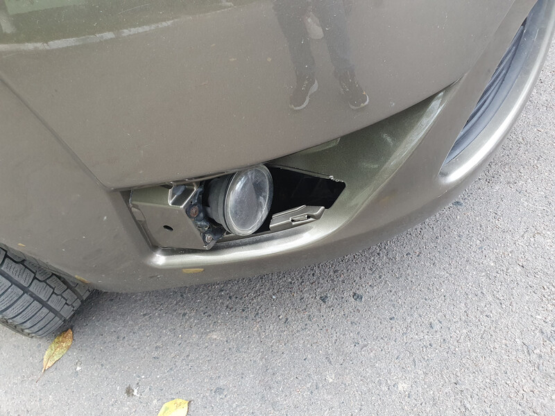 Решітка бампера права Citroen Grand C4 Picasso  2009 универсал 1.6 Дизель 