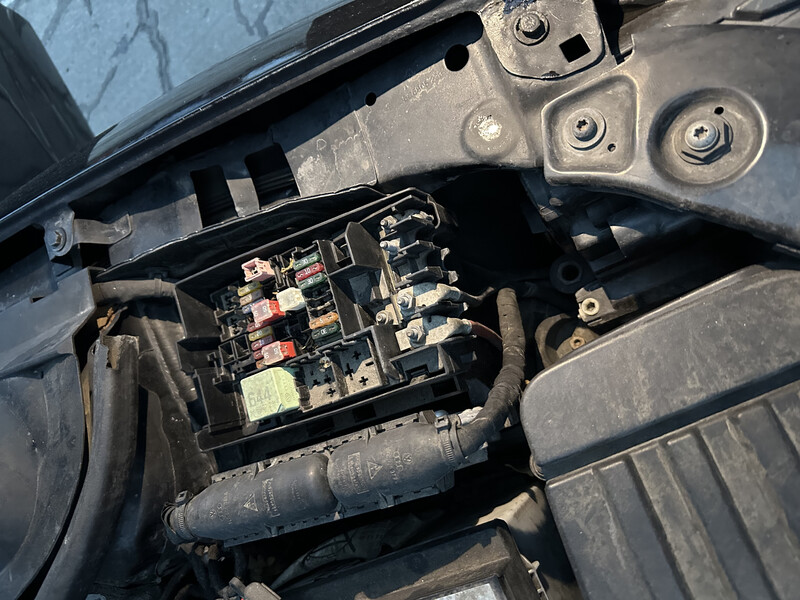 Крышка блока предохранителей Volkswagen Jetta 6  2015 2.0 Бензин Киев