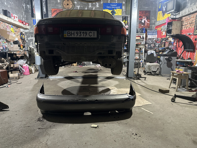 Задний бампер Hyundai Sonata 3  1996 2.0 Бензин Ивано-Франковск
