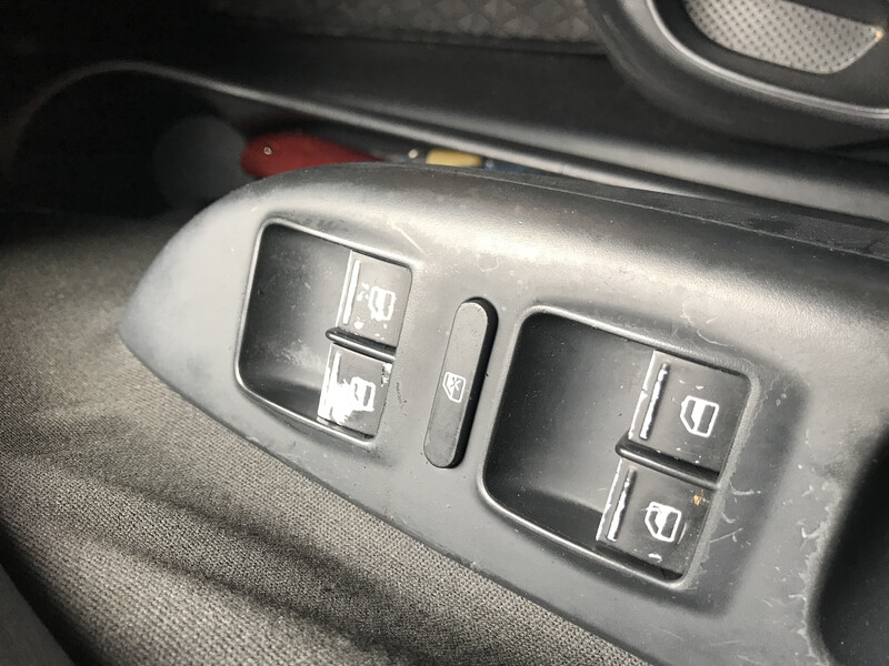 Кнопки стеклоподъемника Skoda Octavia A5  2006 хэтчбек 1.9 Дизель Монастырище