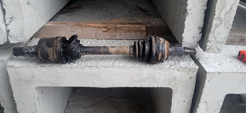 Полуось левая Jeep Grand Cherokee  2005 5.7 Бензин Калуш