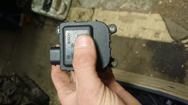 Моторчик заслонки печки Volkswagen Polo  2001 хэтчбек 1.4 Бензин Киев