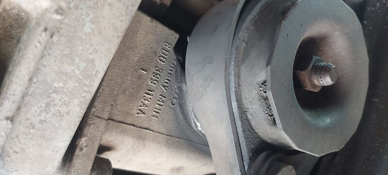 Опора КПП Audi A4 B5 універсал 1996 р.  1.9 л дизель Чернігів