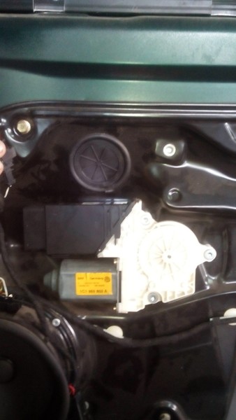 Блок управления дверью Volkswagen Bora  2003 1.8 Бензин 