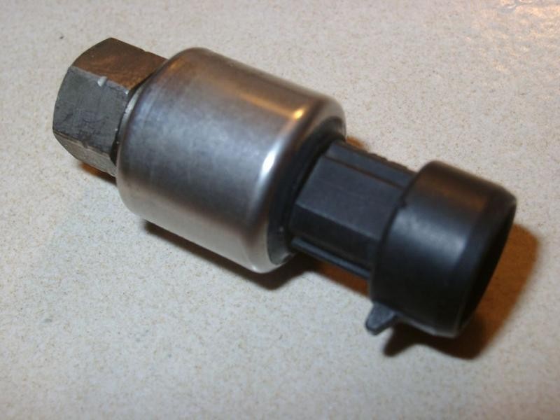 Датчик давления кондиционера 8200279259   Renault Megane, Renault Scenic