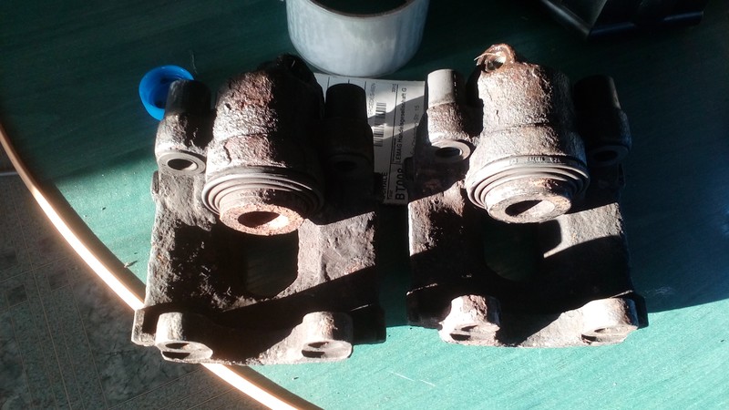 Тормозные суппорты задние BMW 3 Series e46 2000 универсал 2.0 Дизель Львов