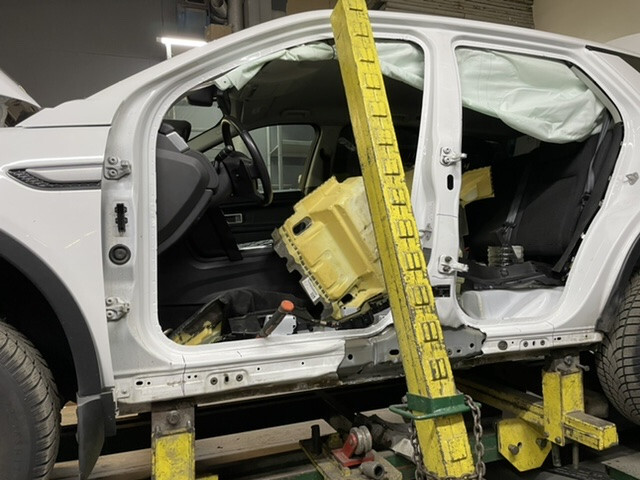 Порог левый (часть кузова) Land Rover Discovery Sport 2016 г.  2.2 л дизель Киев