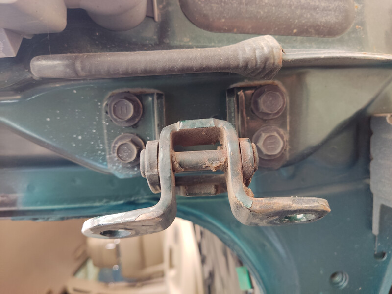 Петли багажника Toyota Land Cruiser Prado 120  2007 4.0 Бензин Умань