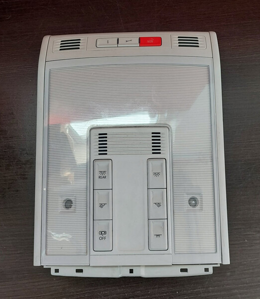 Плафон освещения салона передний 3G0947105C   Volkswagen Passat