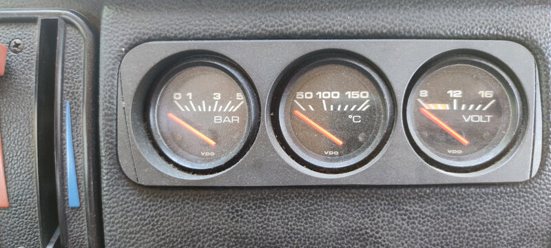 Приборы Audi 90  1987 купе 2.3 Бензин Киев