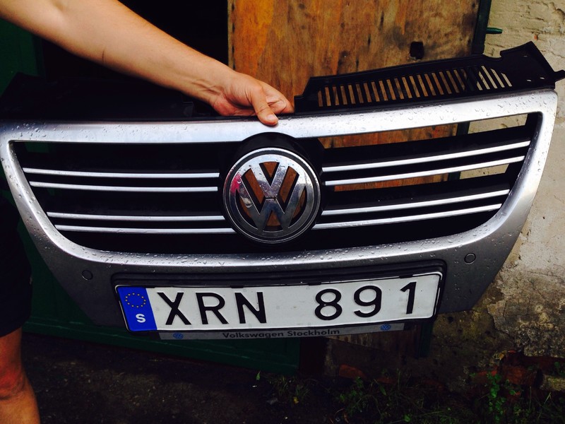 Решетка радиатора Volkswagen Passat универсал 2010 г.  1.4 л бензин Житомир