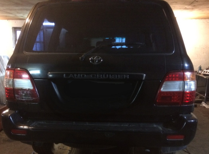Стоп задний левый Toyota Land Cruiser 100  2003 4.7 Бензин Запорожье
