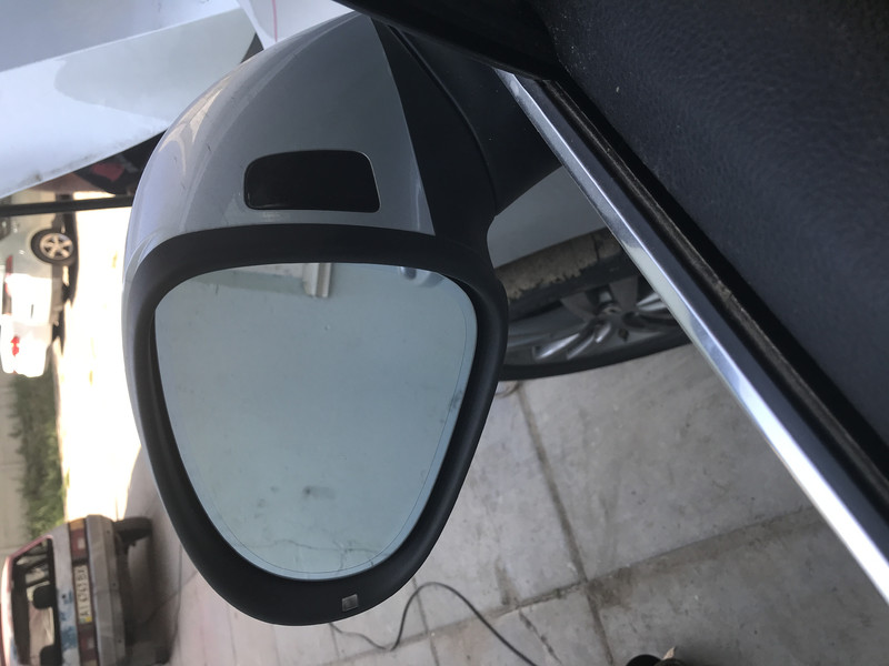 Зеркало правое 7Р6857508BJ   Volkswagen Touareg