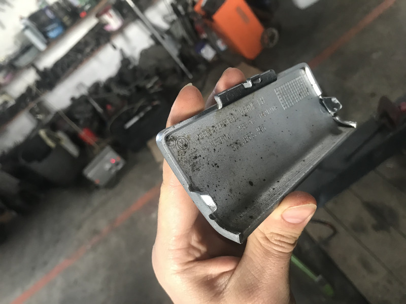 Заглушка порога права передня r line Volkswagen Passat CC  2010 2.0 Бензин Луцк