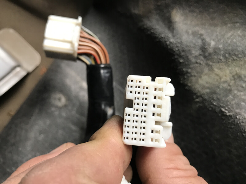 Фишка Subaru Forester SG  2006 універсал 2.0 Бензин 