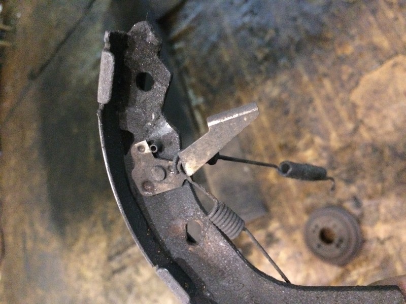 Рычаг устройства автоматической корректировки зазора меж барабаном и колодками Hyundai Getz  2010 хэтчбек 1.4 Бензин Киев