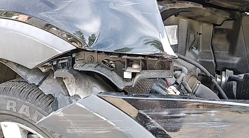 Направляющая переднего бампера (правая) Chevrolet Captiva I F 	C140 2012 універсал 2.4 Бензин 