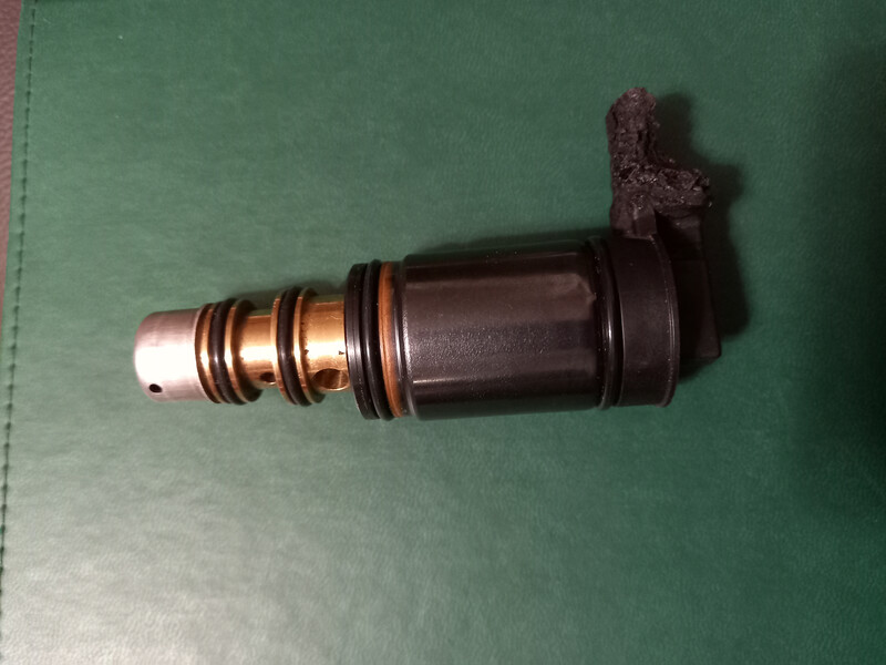 Регулирующий клапан компрессора кондиционера Volkswagen Golf Plus  2008 хетчбек 1.4 Бензин 