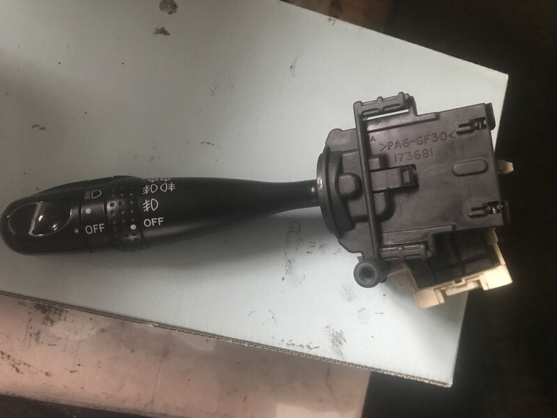 Гітара Toyota Corolla  2006 хетчбек 1.6 Бензин 