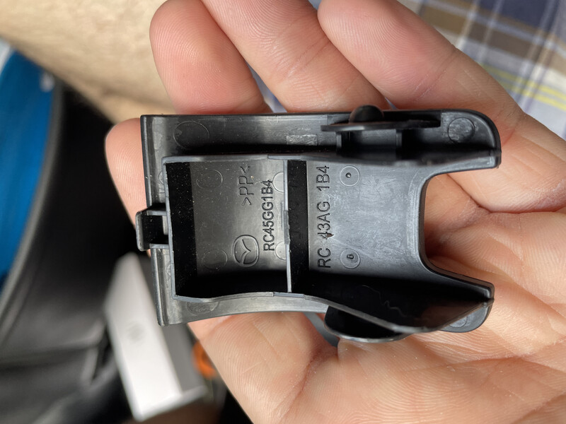 Заглушка isofix Mazda 6  2018 2.5 Бензин Луцьк